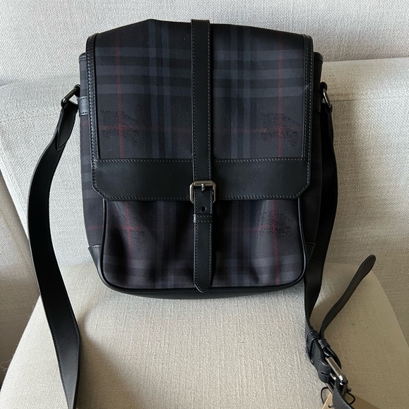 Burberry Sm Bryett - Picture 1 of 3